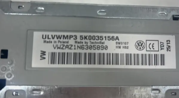 Etichetă radio VW Caddy 2K MK3 cu număr de serie VWZ și cod 5K0035156A pentru deblocare